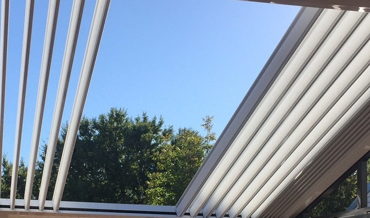 The 5 Biggest Benefits of Adding a Retractable Roof