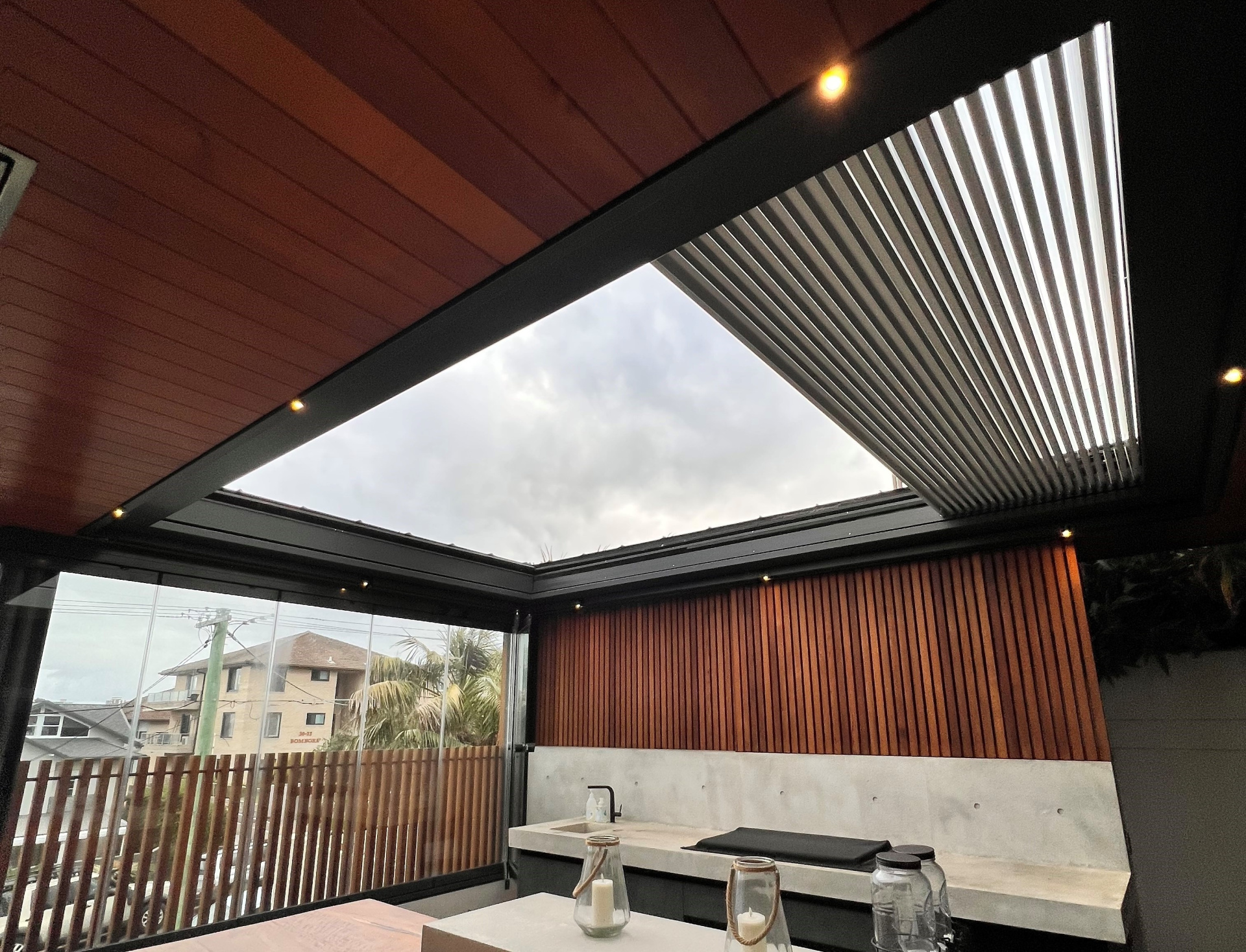 220/35 Slimline Lite Retract Roof