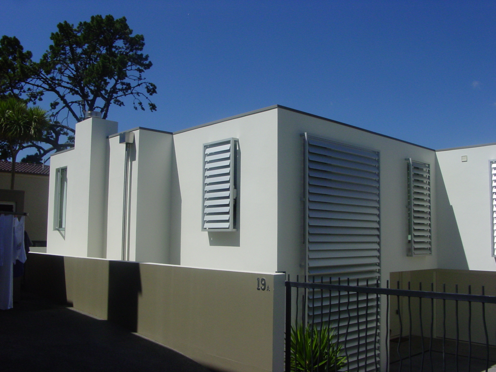 Motorised Louvres in Stand-Off Frame (Spiral Pivot)