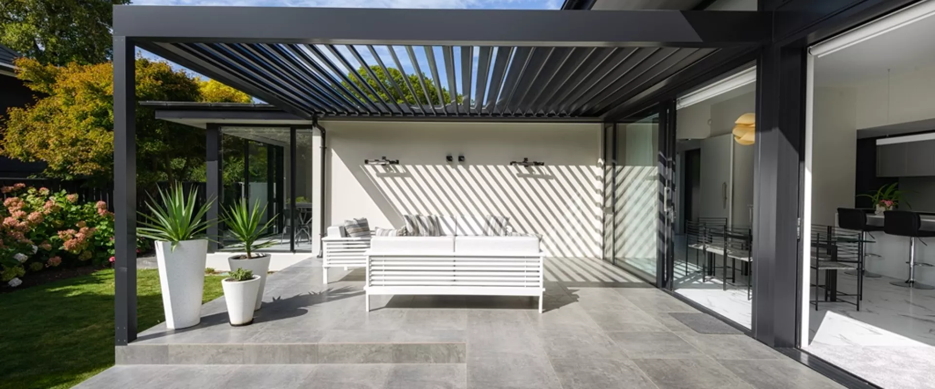 Louvretec Opening roof