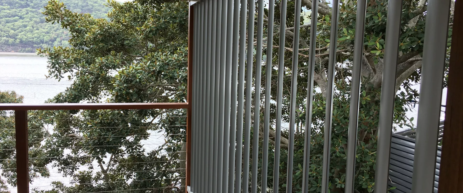200mm Maxi Louvres End Fixed