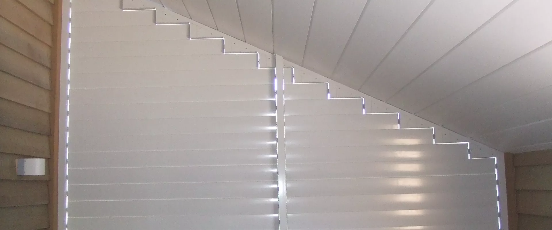 Raking Louvres by Louvretec