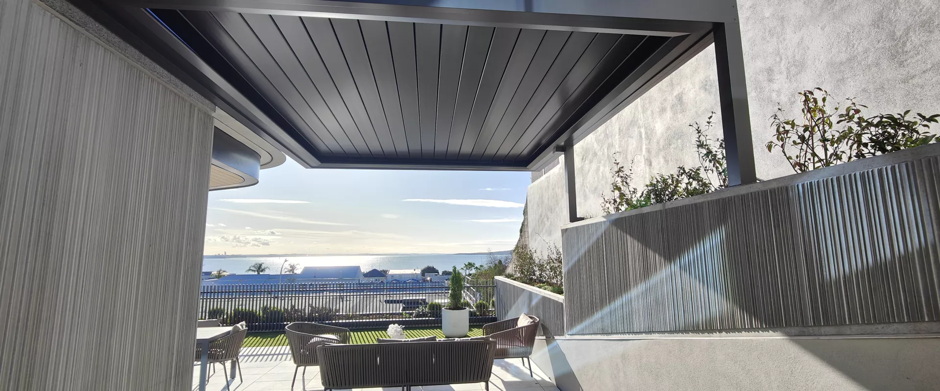 Super Roof by Louvretec