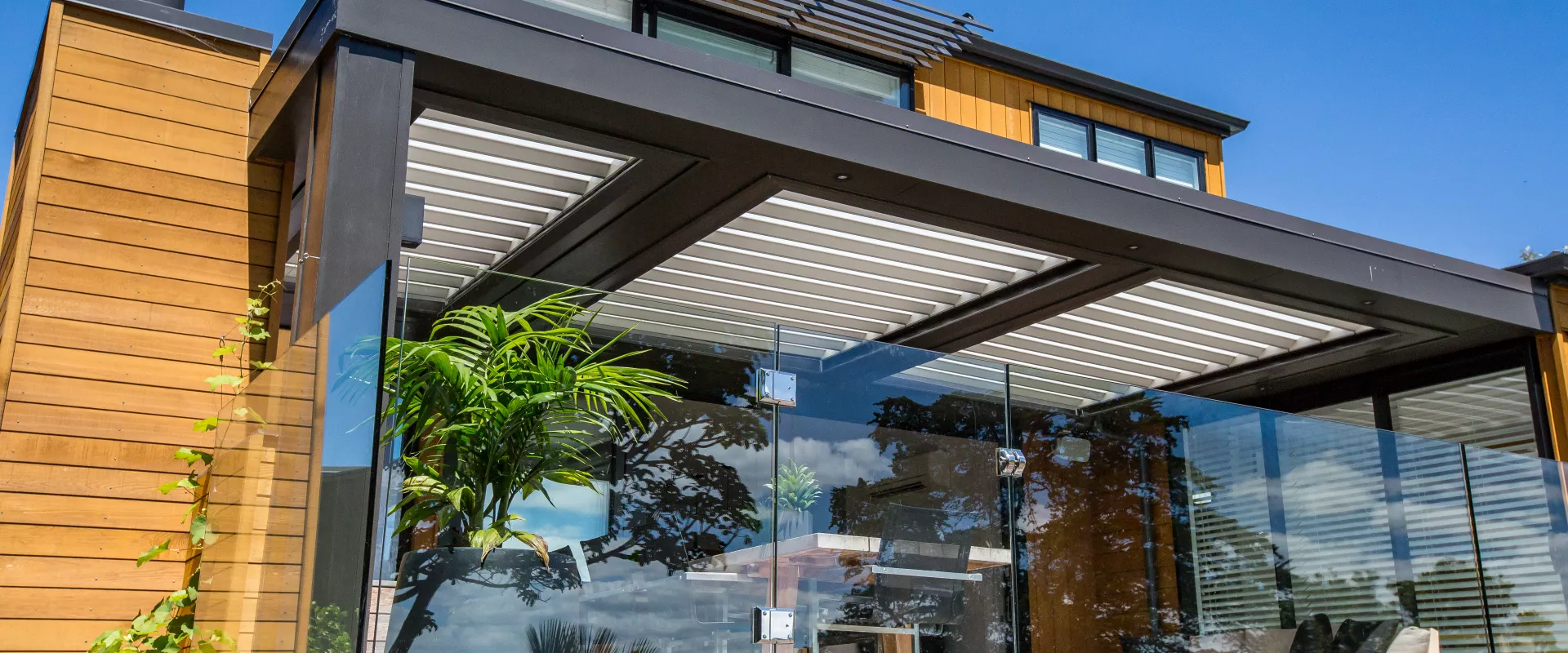 Translcuent Roof by Louvretec