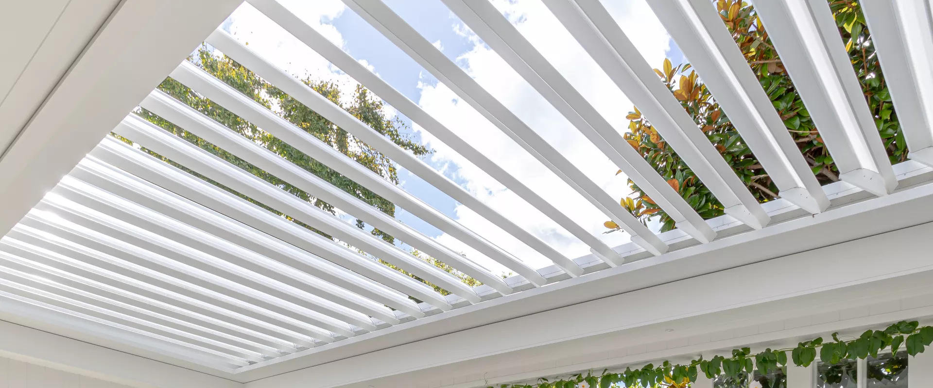 Translcuent Roof by Louvretec