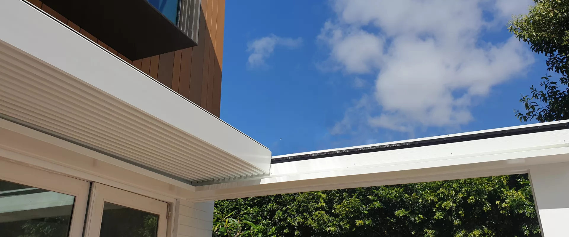 Retract Roof
