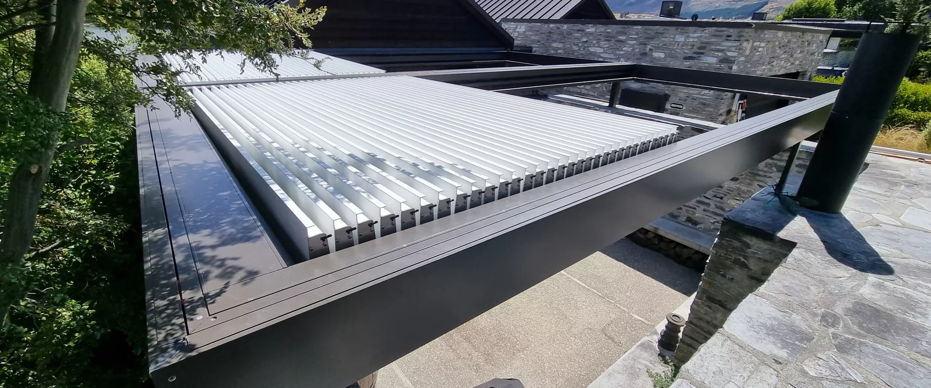 220/45 Alpine Retract Roof