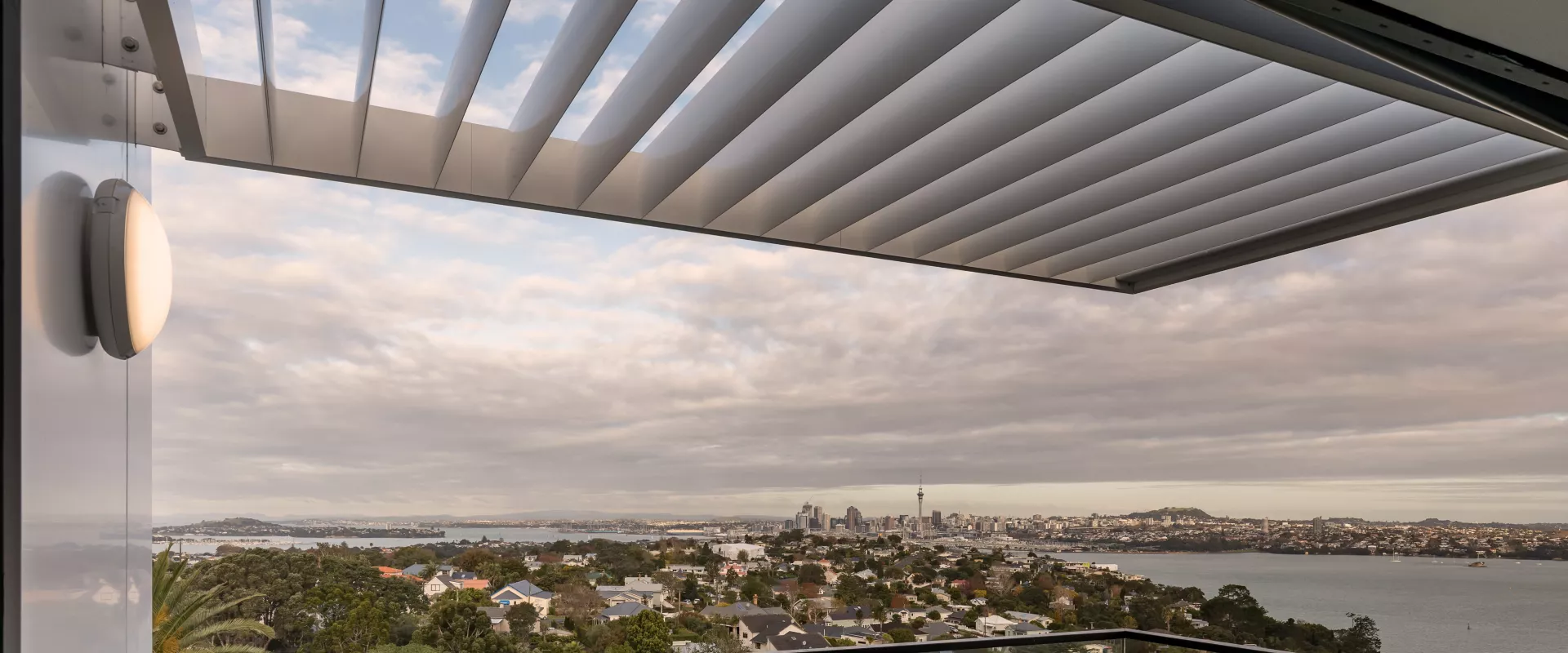 End Fixed Louvres Overhead