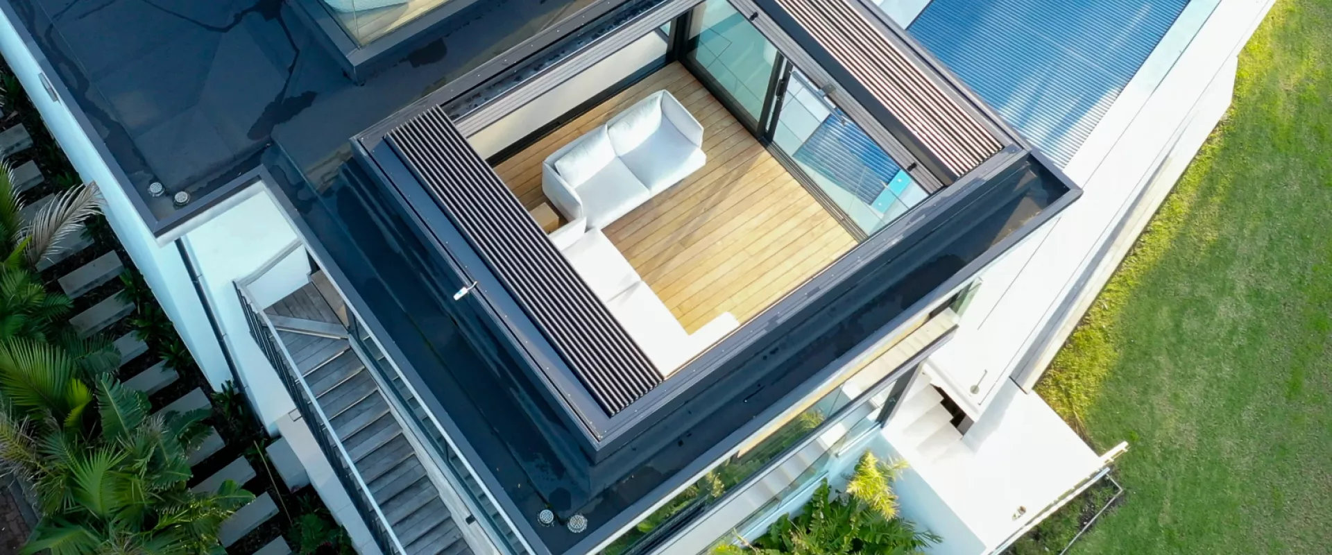 Retract Roof 