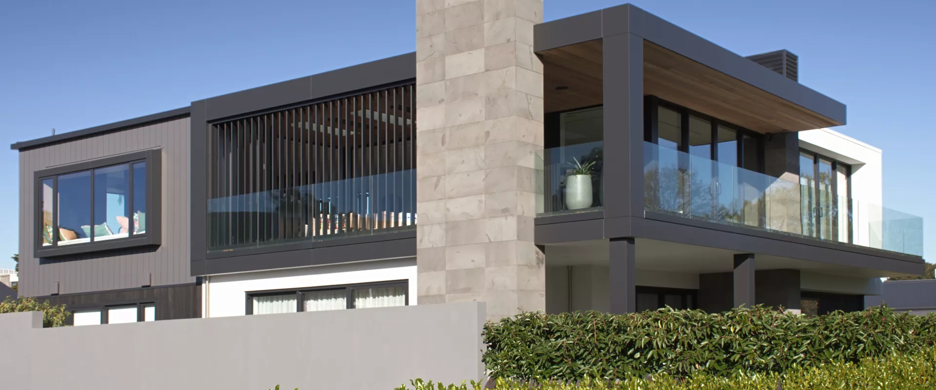 Motorised Vertical 200 Flush Louvres