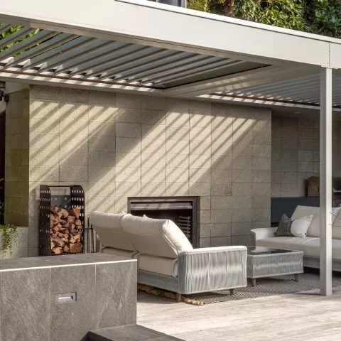 Retract Roof by Louvretec