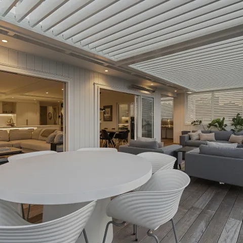 Louvretec Suburban Roof