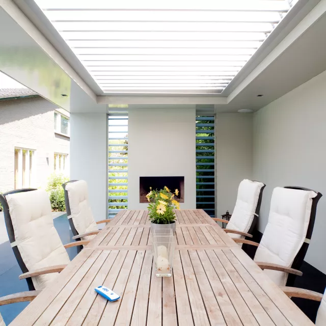 Louvretec 180 Opening Roof