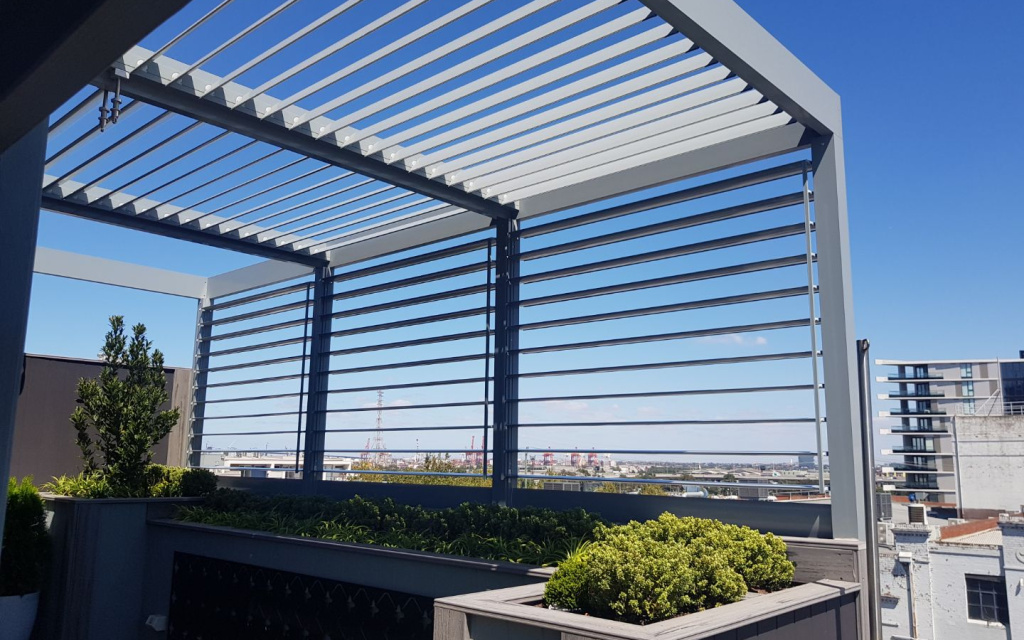 Compatible Louvres for Operable Overhead Panels