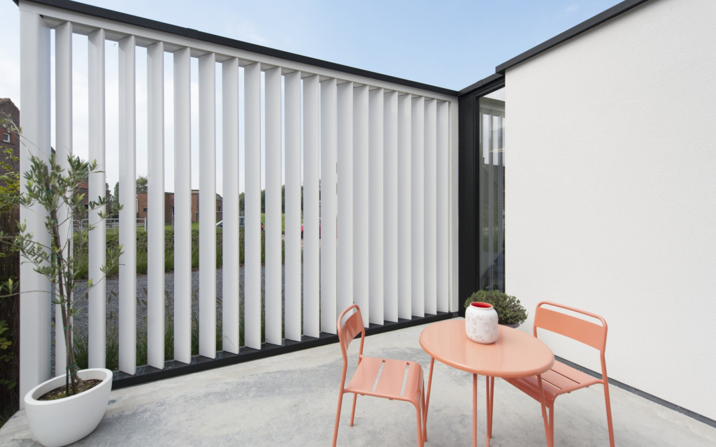 Compatible Louvres for Operable Infill Panels