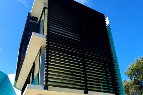 200mm Maxi Louvres - Bracket Fixed