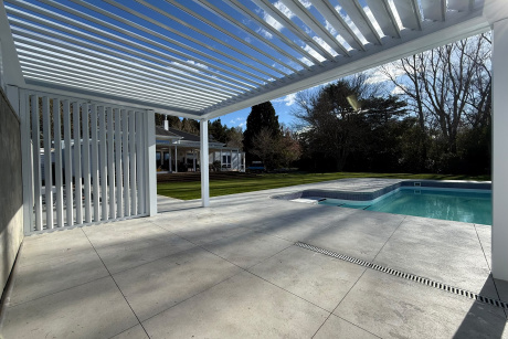 Motorised 200/35 Slimline Opening Roof with hi span louvre panel