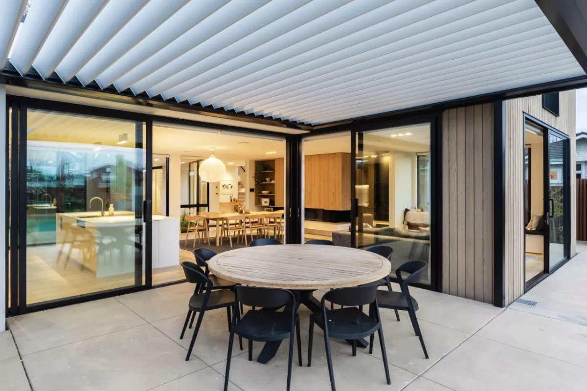 Another stunning build by DJ Hewitt Builders. Opening Roof by Louvretec Canterbury