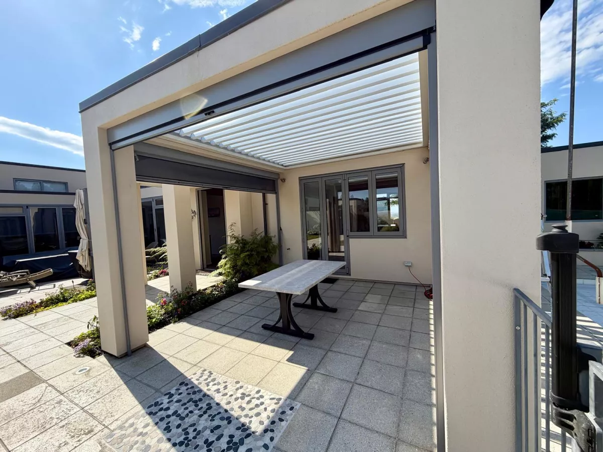 200 Suburban Roof and Mesh Outdoor Blind by Louvretec Hawke's Bay