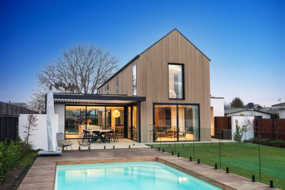 Another stunning build by DJ Hewitt Builders. Opening Roof by Louvretec Canterbury