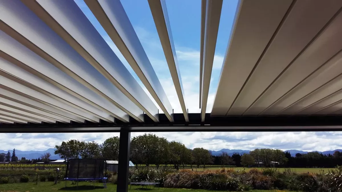 Motorised Louvretec Opening Roof