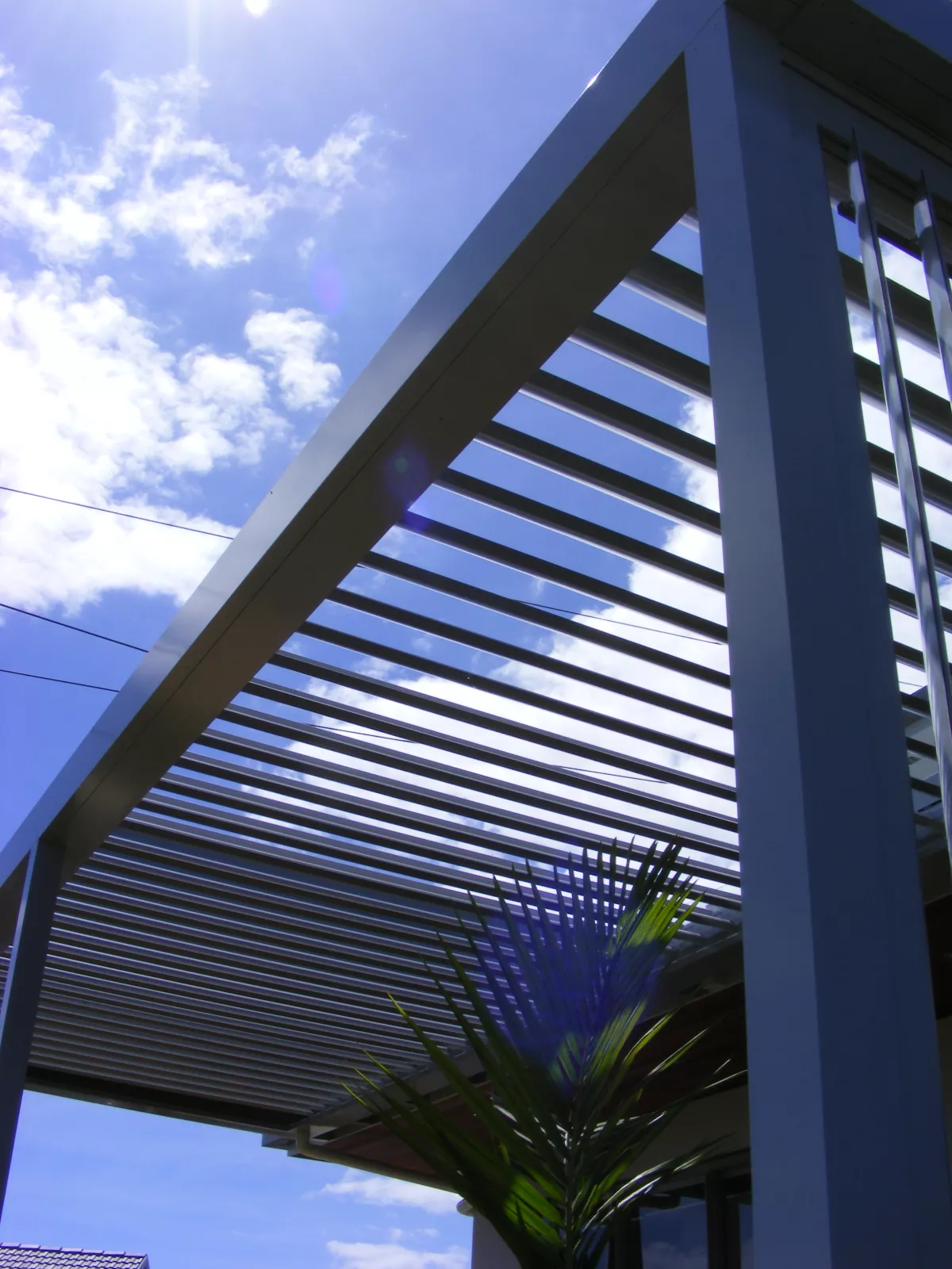 Motorised, Louvretec Opening Roof