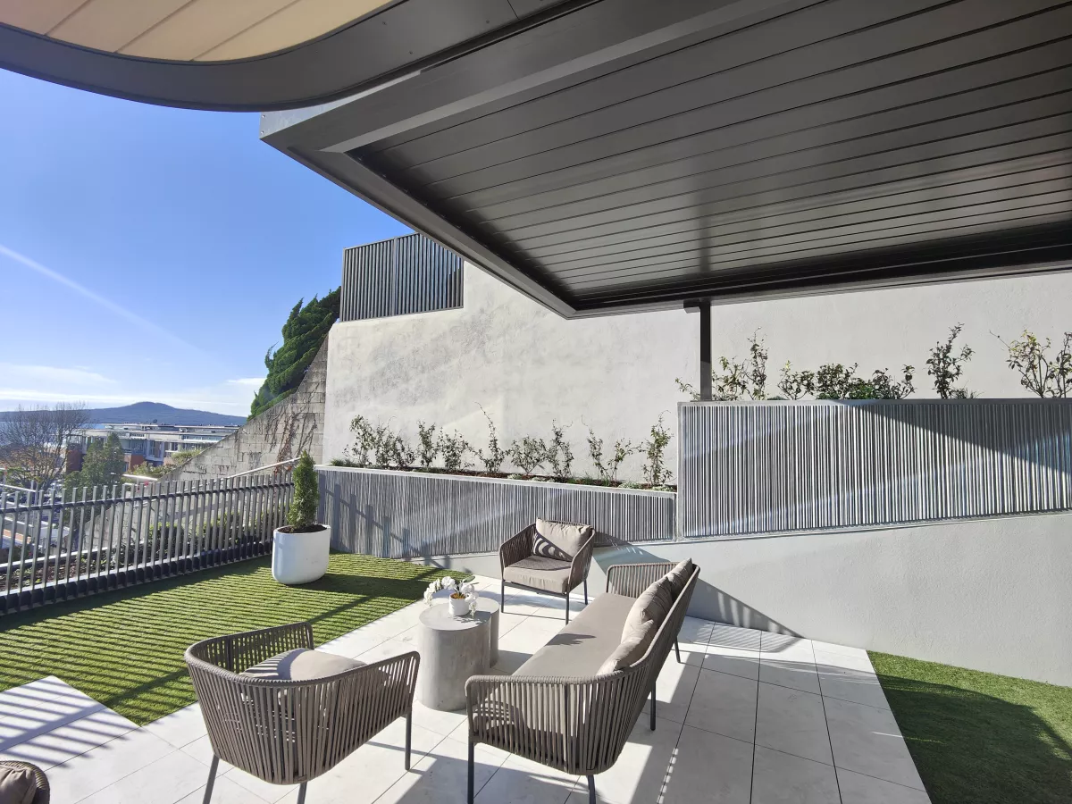 Close the Louvres and enjoy a cosy space underneath