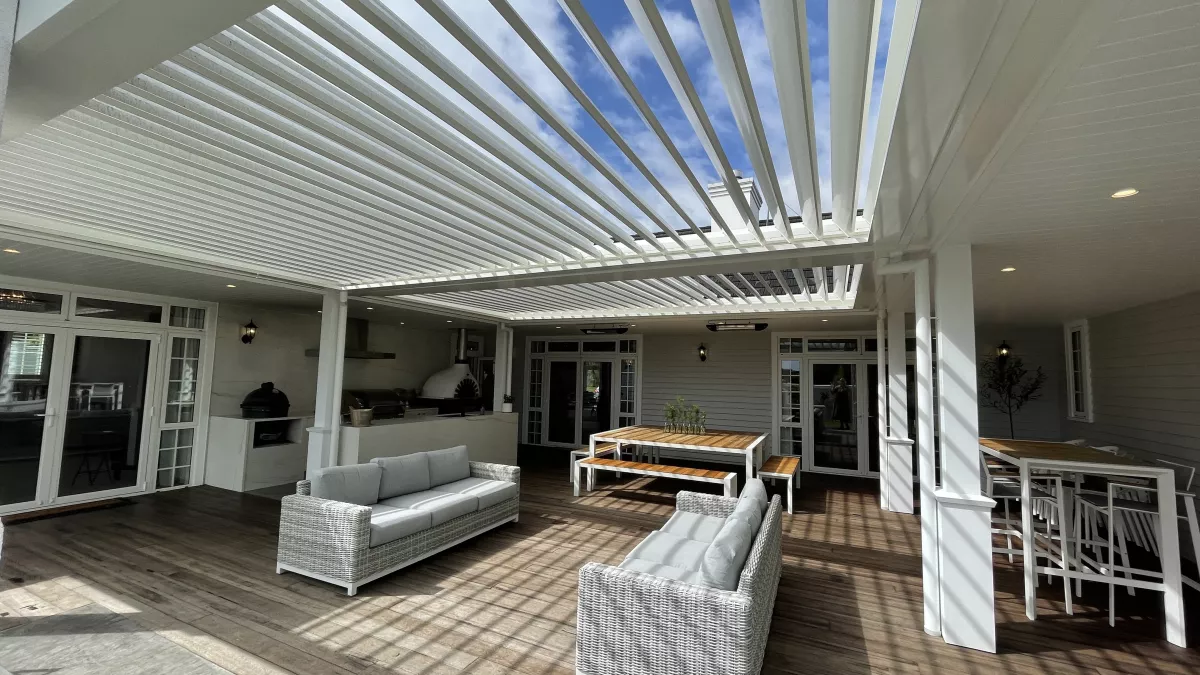 Create your outdoor room with Louvretec