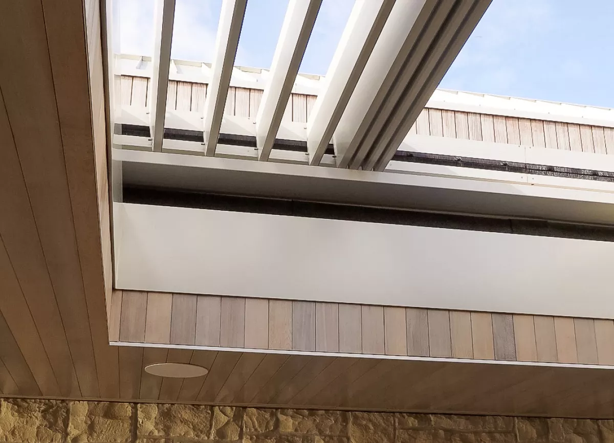 Louvretec Retract Roof