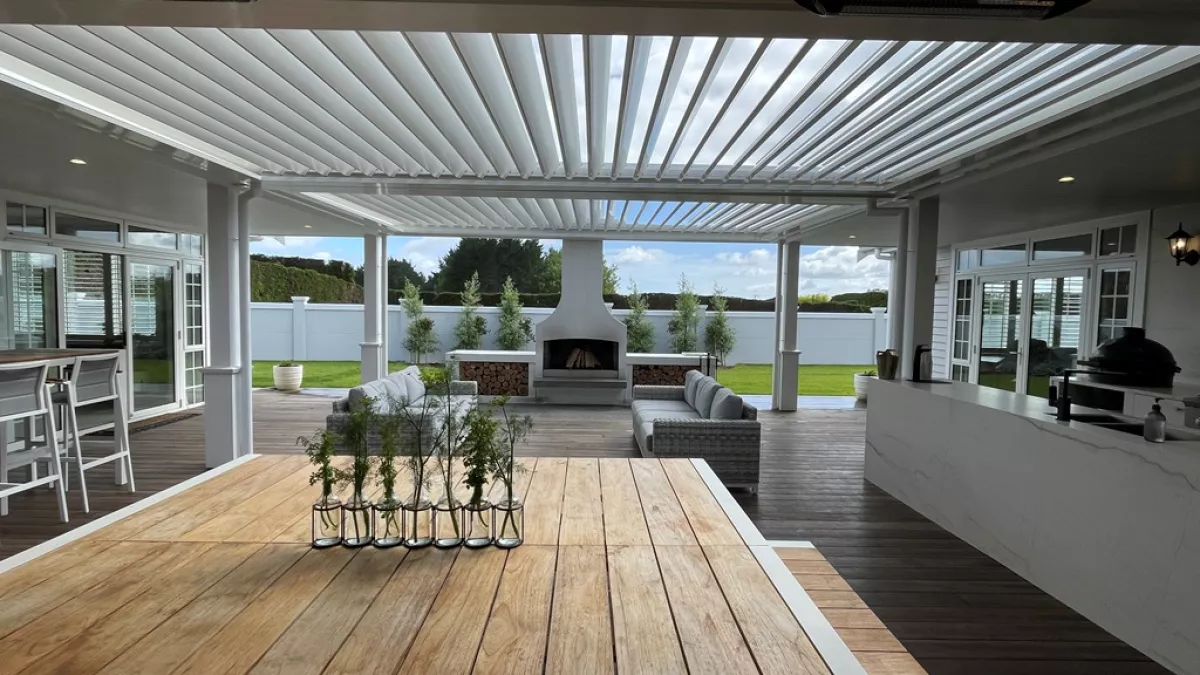 Outdoor Room by Louvretec 