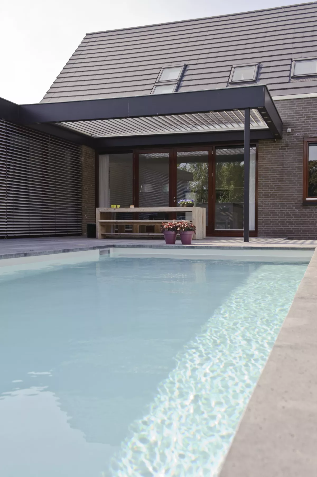 Open your home to the outdoors. Contact Louvretec Southern California & discover your solution