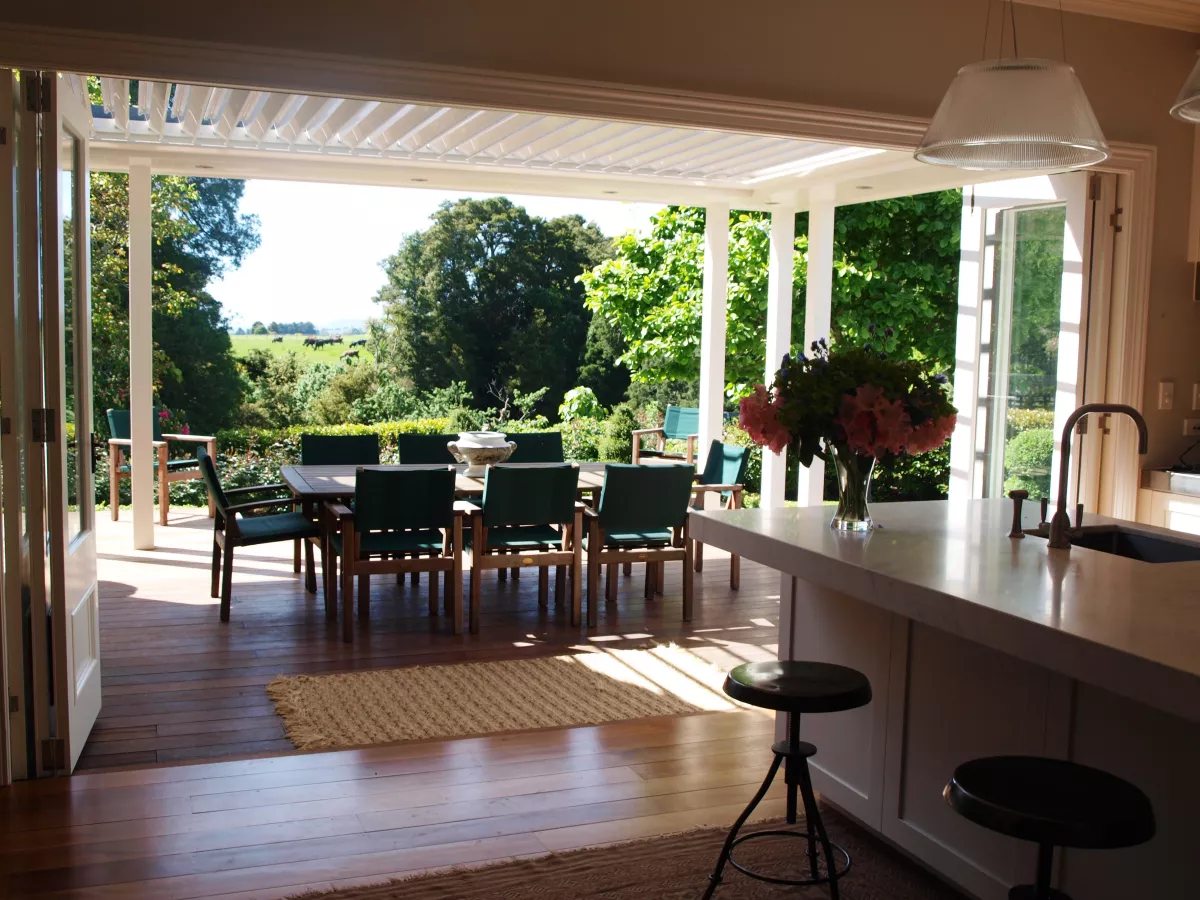 Open up to the great outdoors with Louvretec