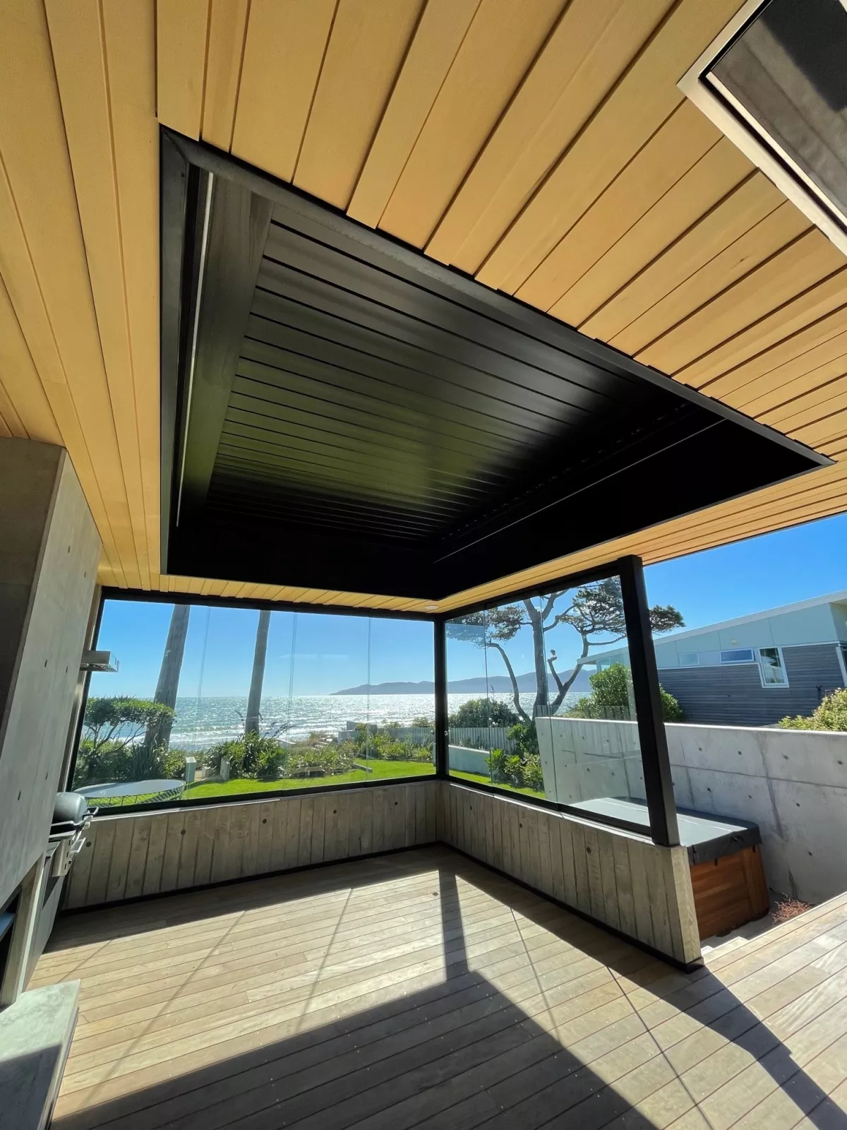 Outdoor Room by Louvretec 