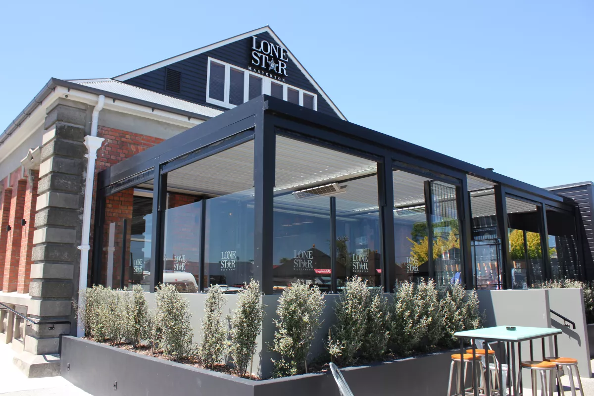 Lone Star Outdoor Room by Louvretec Wellington