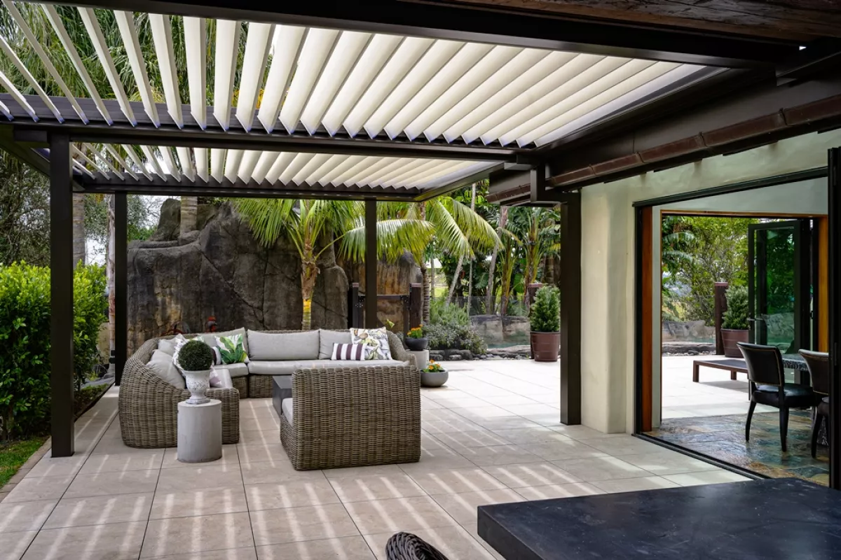 Opening Roof creating indoor outdoor flow