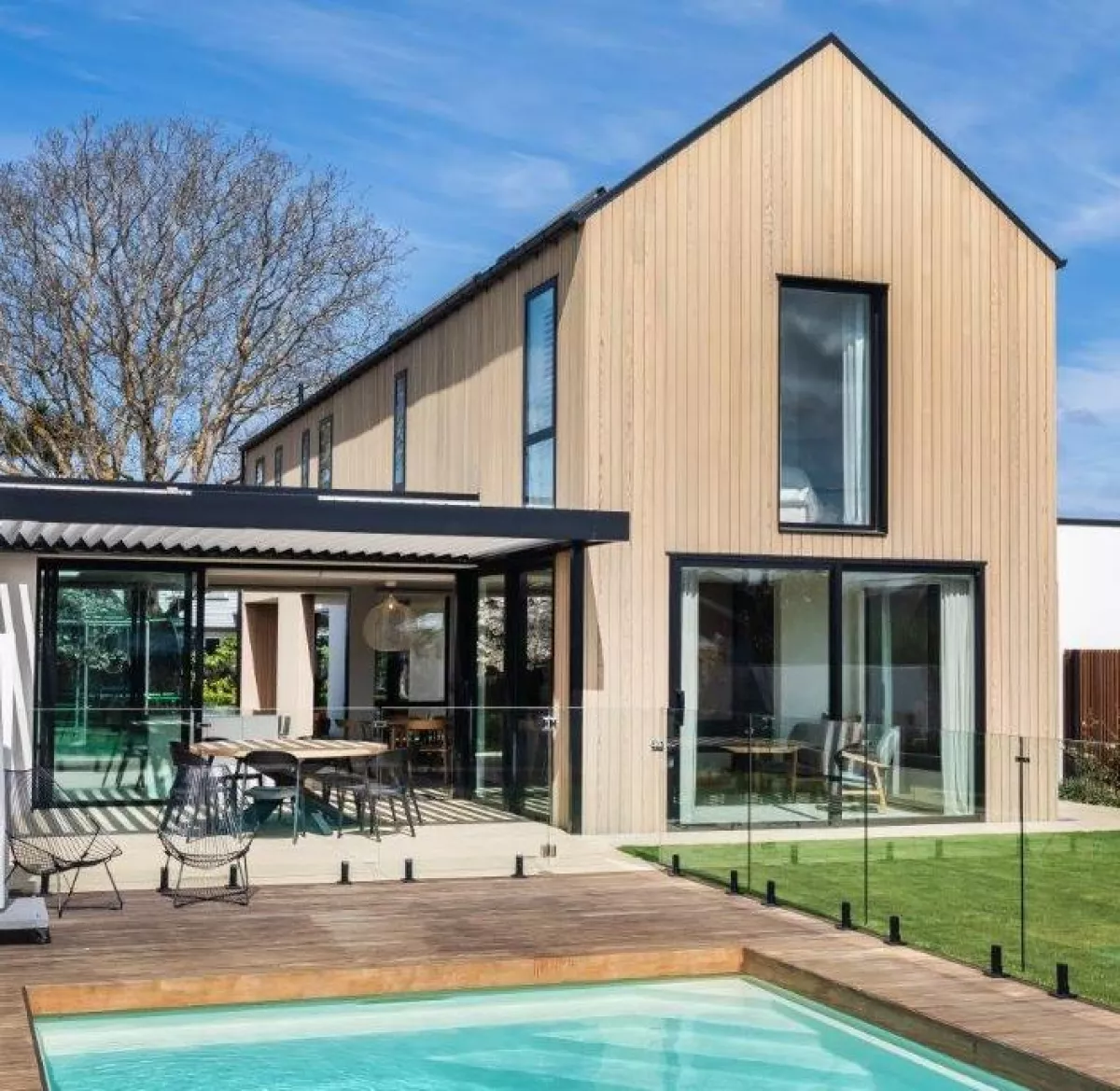 Another stunning build by DJ Hewitt Builders. Opening Roof by Louvretec Canterbury