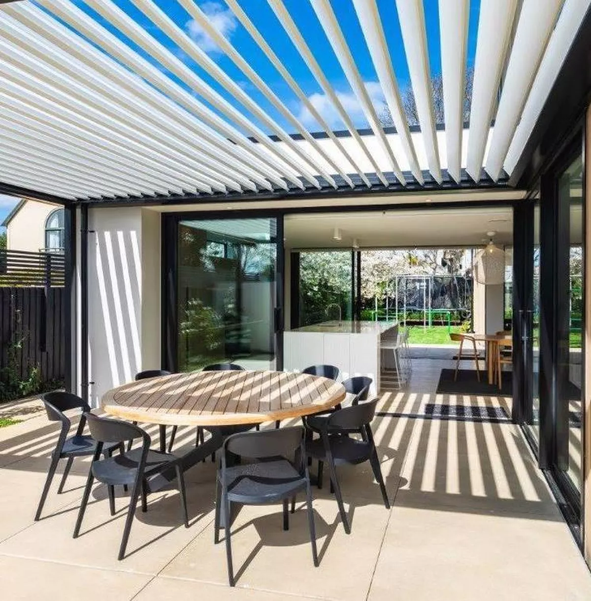 Another stunning build by DJ Hewitt Builders. Opening Roof by Louvretec Canterbury