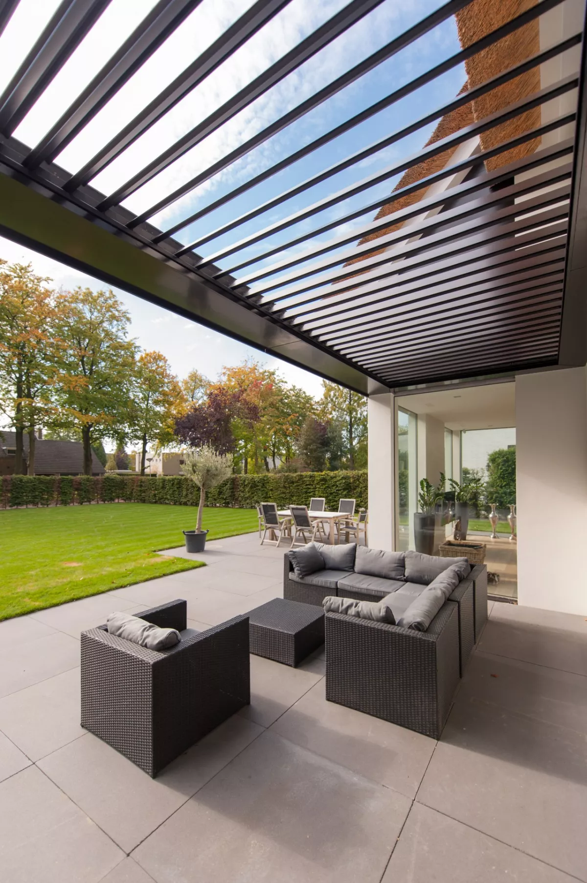 Create a fine line between indoor and outdoor.