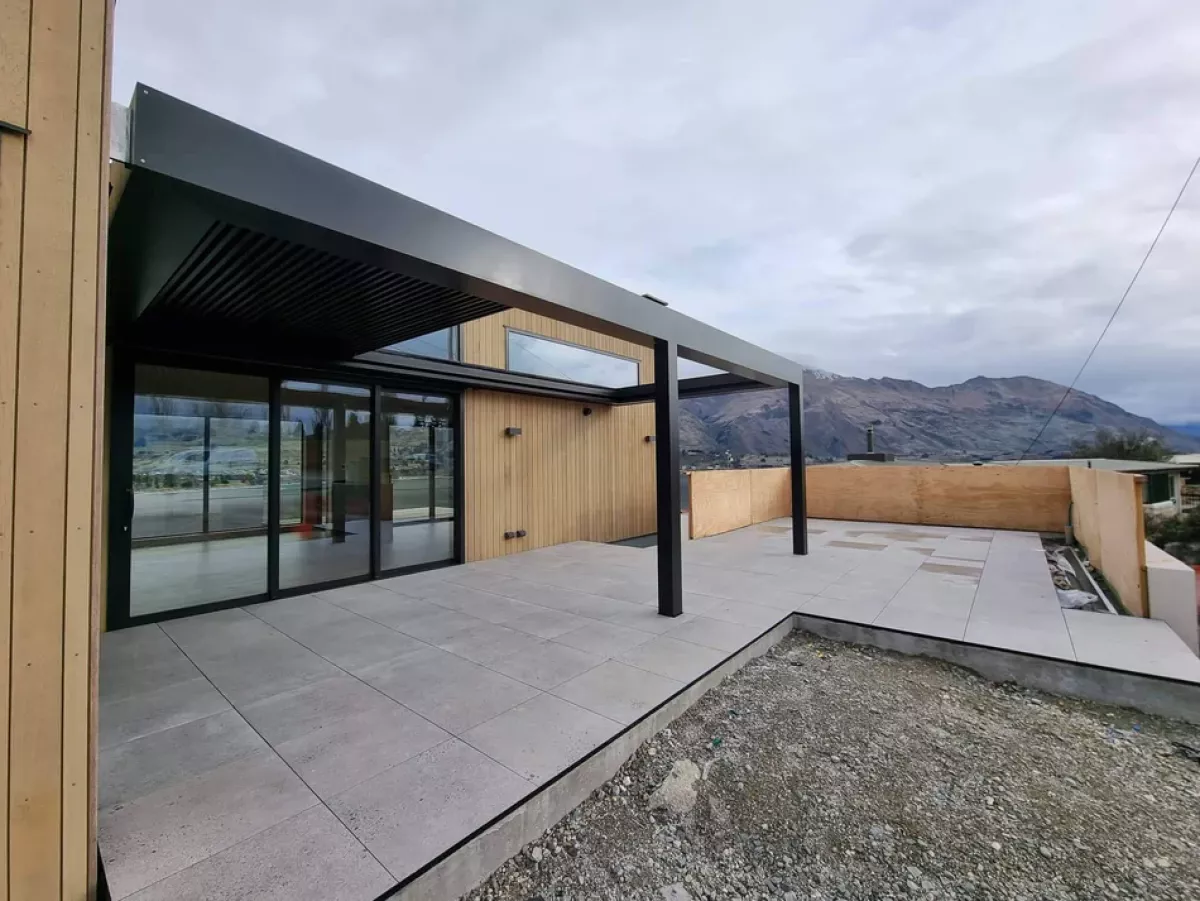 Retract Roof by Louvretec Queenstown