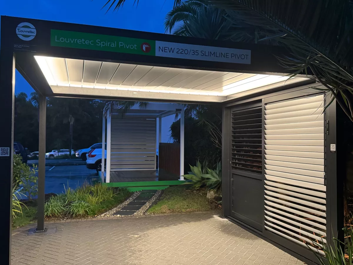 Louvretec Auckland Outdoor Display