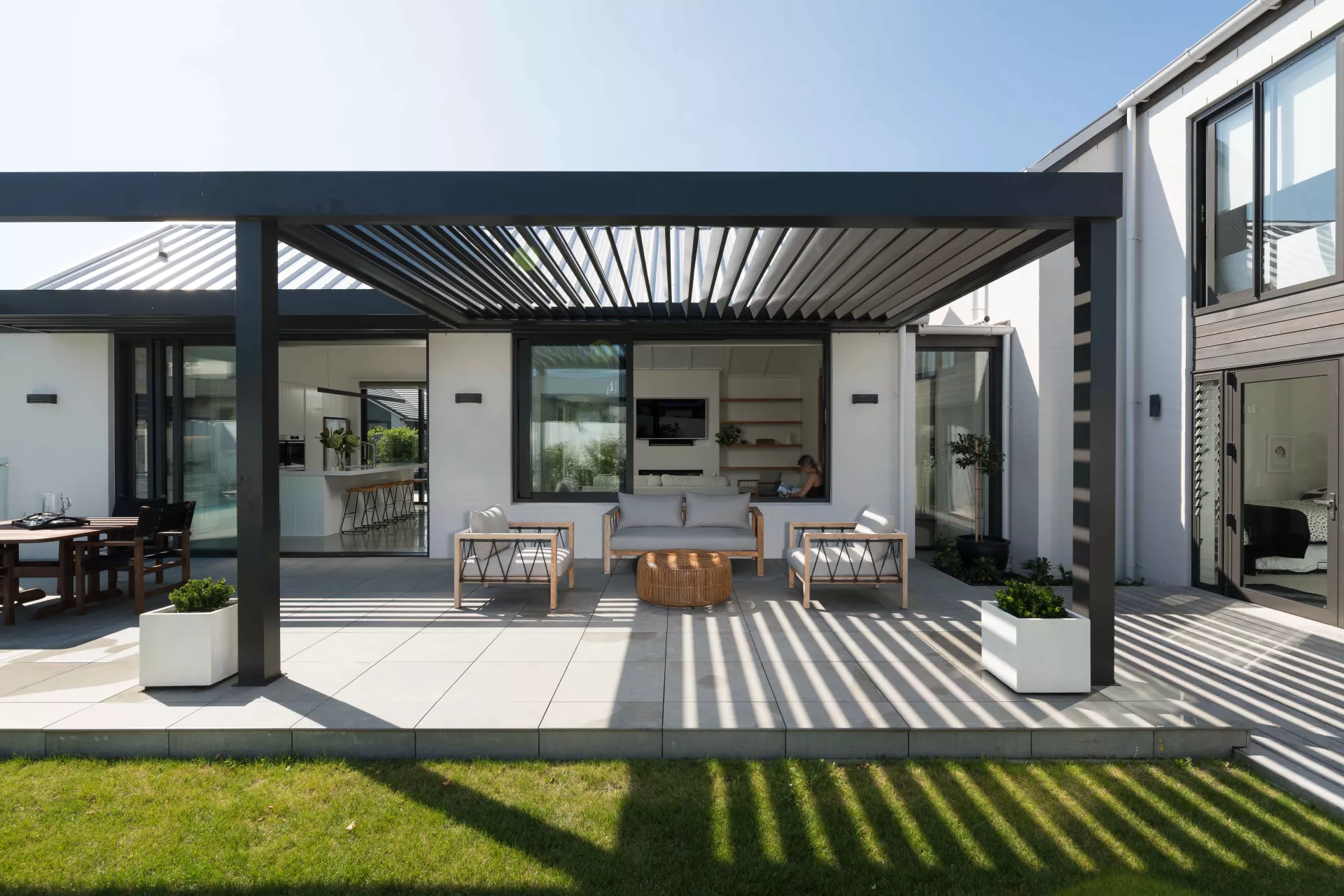 Louvretec AKL Discount